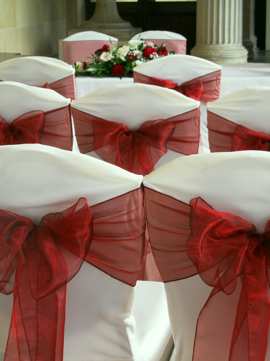 Red wedding styling at The Sculpture Gallery